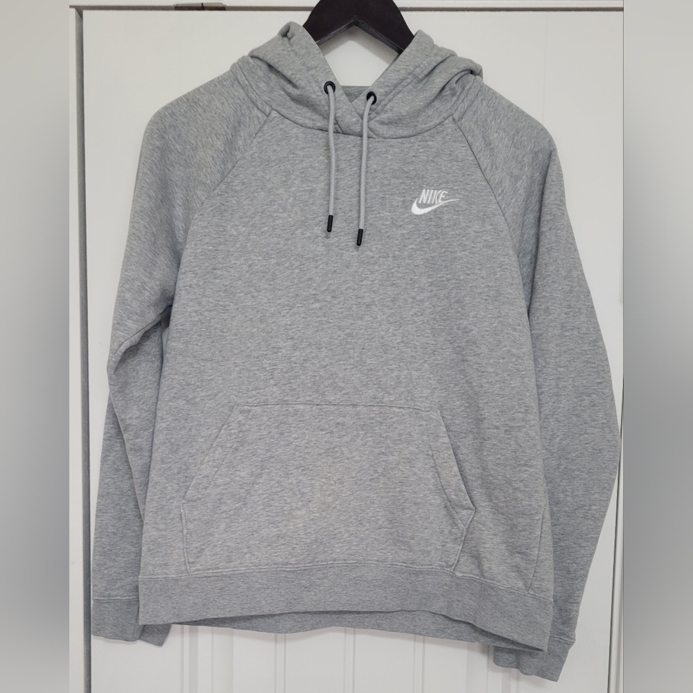 Nike Men's Gray Hoodie Sweater